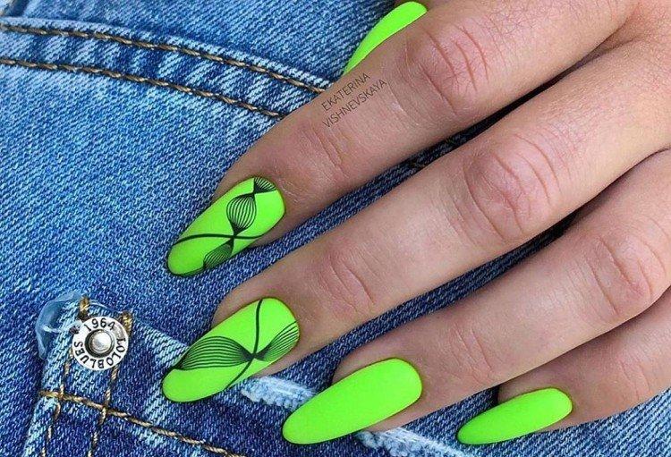 Зеленый неоновый маникюр