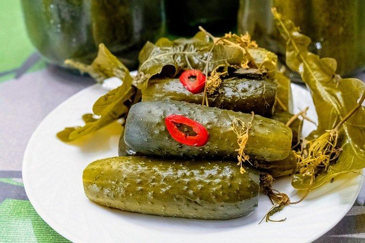 Острые маринованные огурцы