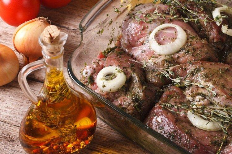 Маринад из масла и розмарина для шашлыка