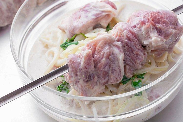 Кефирно-луковый маринад