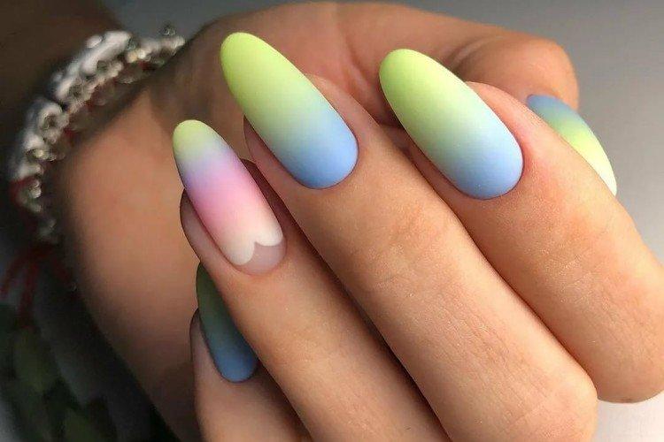 Градиентный маникюр и омбре