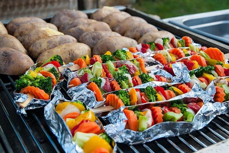 Овощи на мангале, приготовленные в фольге