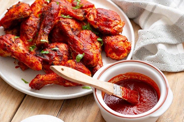 Томатный маринад с чесноком для шашлыка из курицы