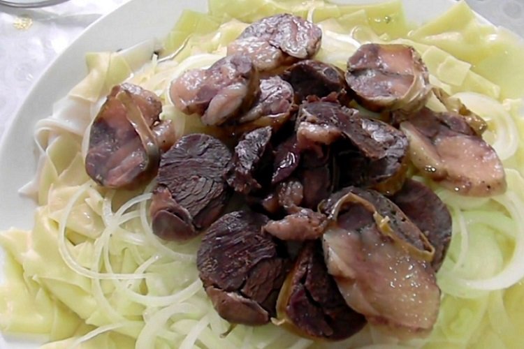 Бешбармак из конской колбасы