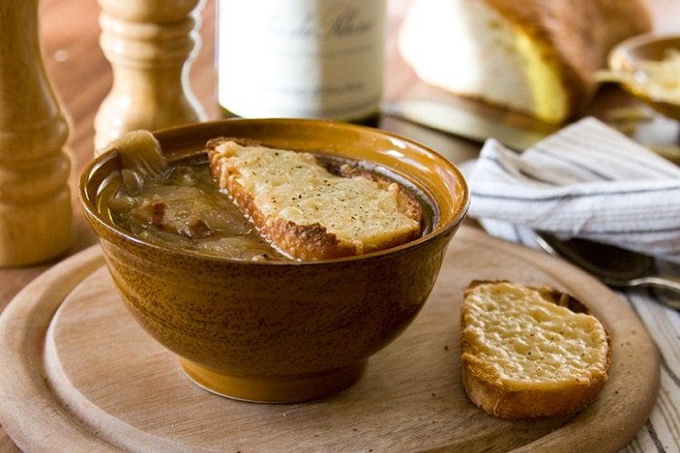 Луковый суп по-испански