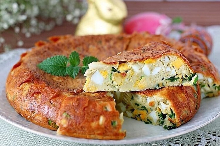Заливной пирог с яйцами и луком в мультиварке