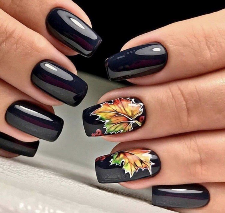 Рисунки листьев на ногтях