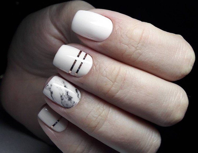 Маникюр с полосками