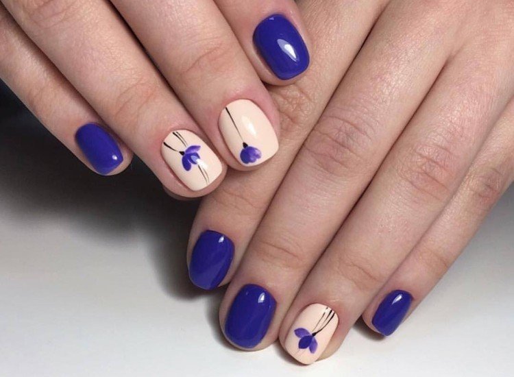 Яркие цвета в маникюре