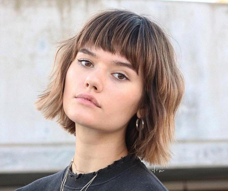 Стрижки для девочек в школу 2021 - фото