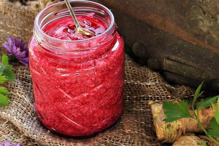 Маринованная свекла с корнем хрена