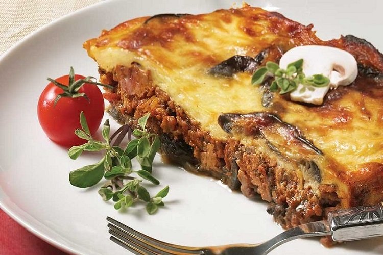 Мусака с сыром и сливками