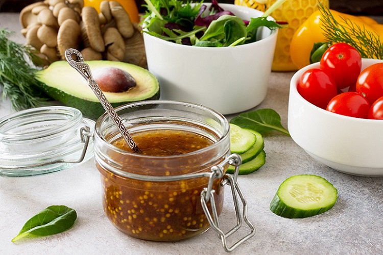 Заправка с соевым соусом для греческого салата