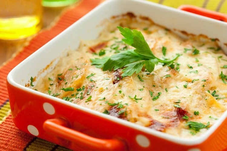 Запеканка из цветной капусты с курицей и грибами