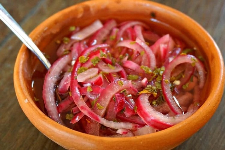 Маринованный лук по-кавказски