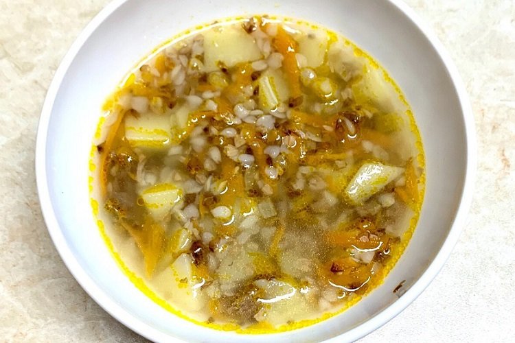 Суп с гречкой и солеными огурцами