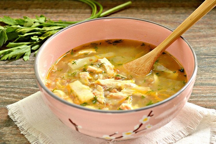Гречневый суп с курицей и яичной заправкой