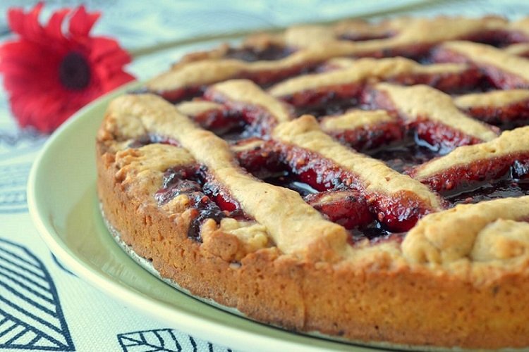 Песочный пирог с вареньем