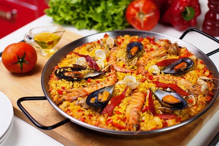 Пряная паэлья с морепродуктами