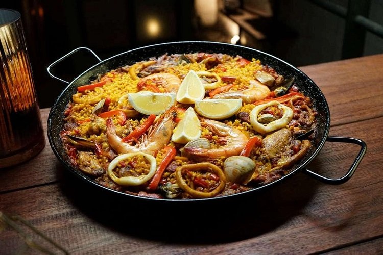 Паэлья с вялеными помидорами