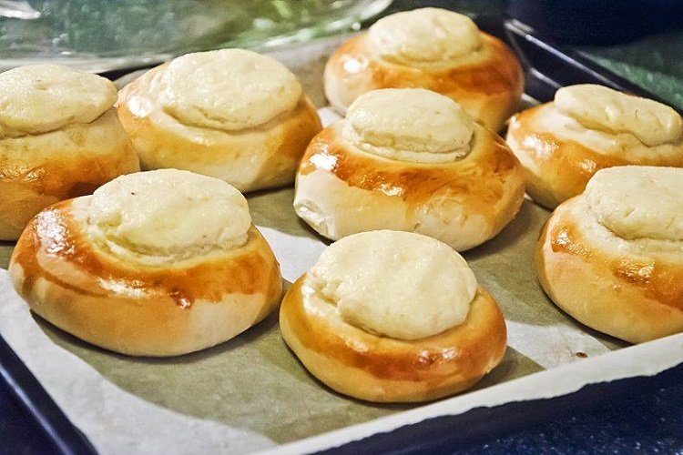 Ватрушки с творогом на заварном тесте