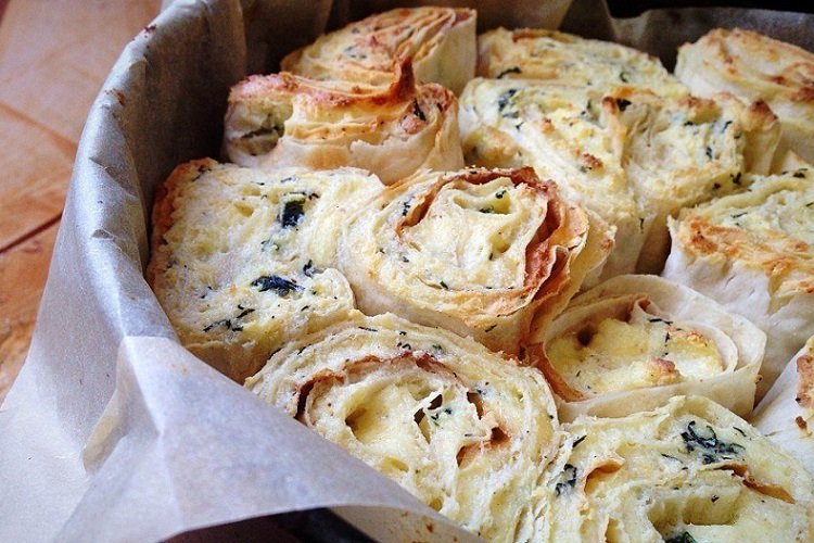 Пирог из лаваша с творогом