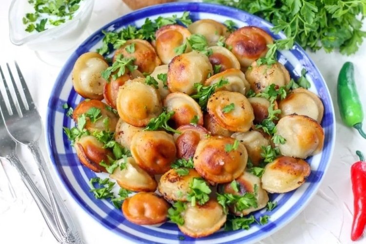 Замороженные жареные пельмени
