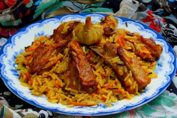 Плов с говяжьими ребрышками в мультиварке