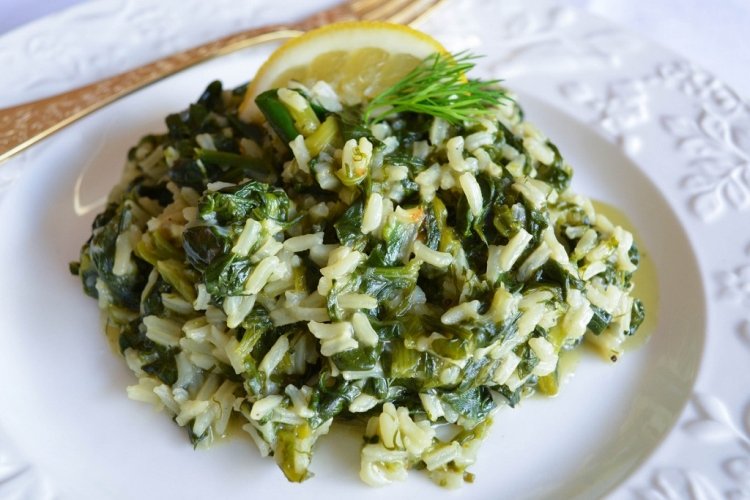 Рисовая каша со шпинатом в мультиварке