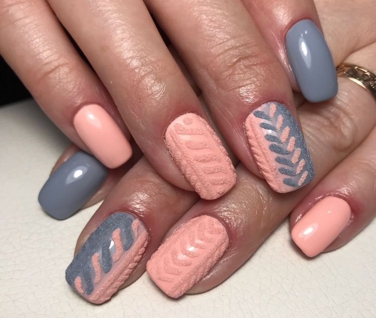 Текстурный зимний маникюр