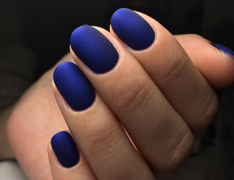 Матовый маникюр на короткие ногти