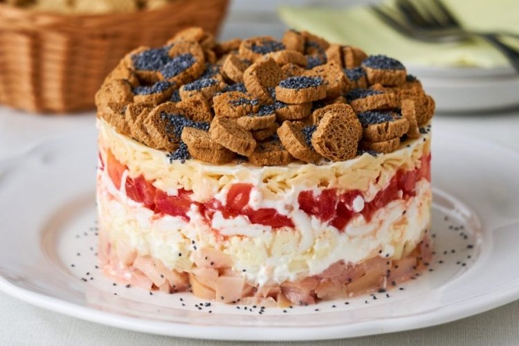 Слоеный салат «Волшебница»