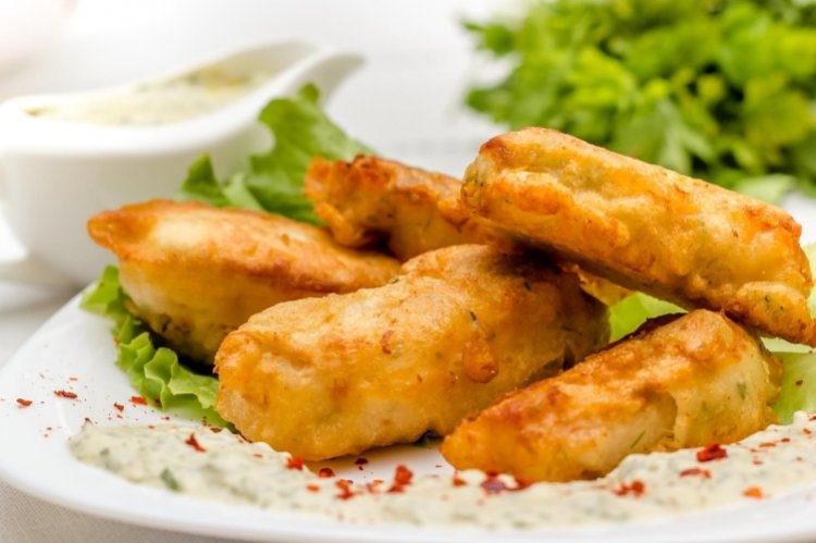 Кляр для рыбы со сметаной, острой паприкой и чесноком