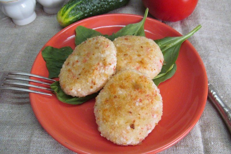 Котлеты из крабовых палочек с хлебом