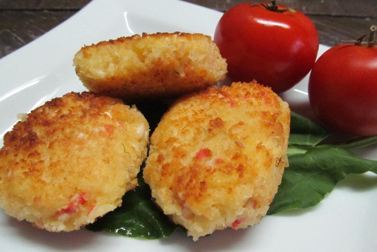 Котлеты из крабовых палочек и трески в духовке