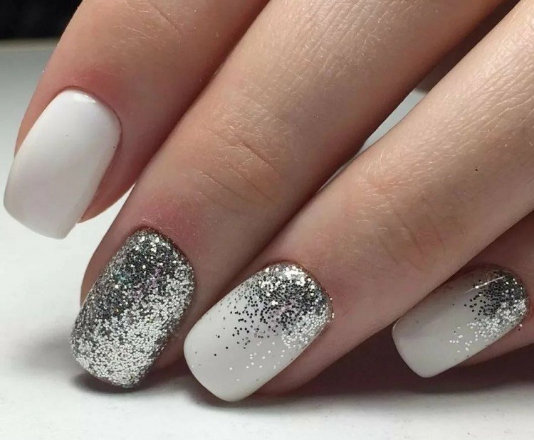 Маникюр с блестками