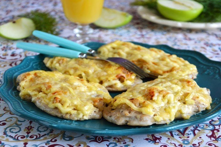 Мясо с майонезом в духовке