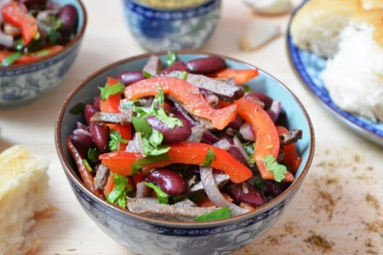 Салат «Тбилиси» из говяжьего сердца