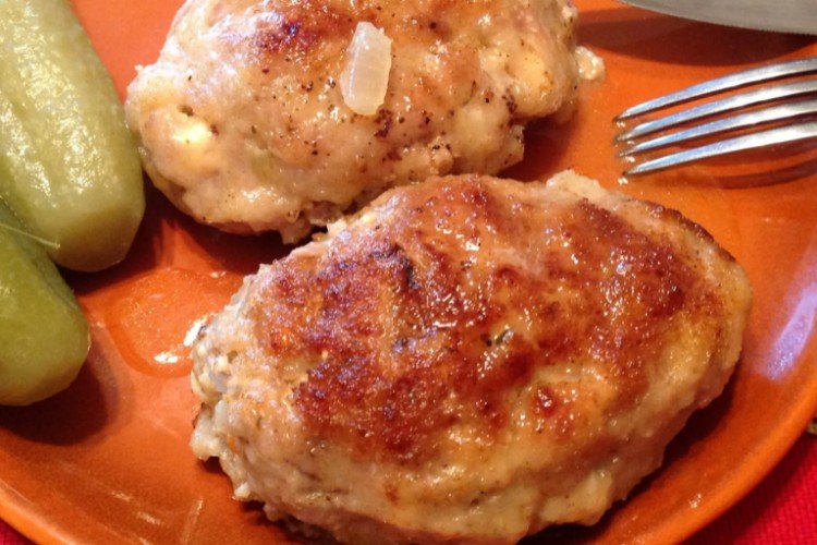 Котлеты из фарша с манкой в духовке