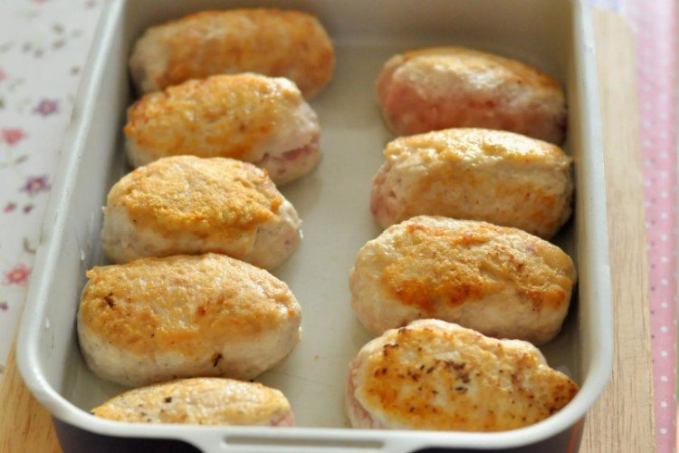 Куриные котлеты, запеченные в духовке