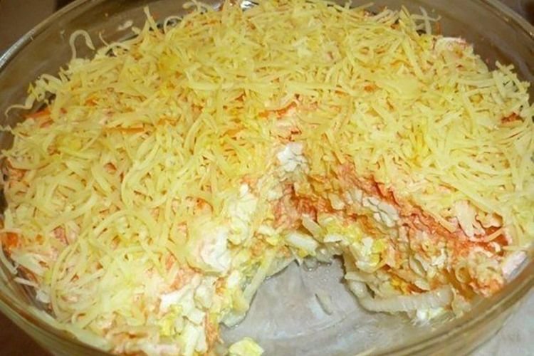 Салат «Французский» с маринованным луком