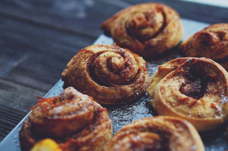 Творожные булочки с корицей