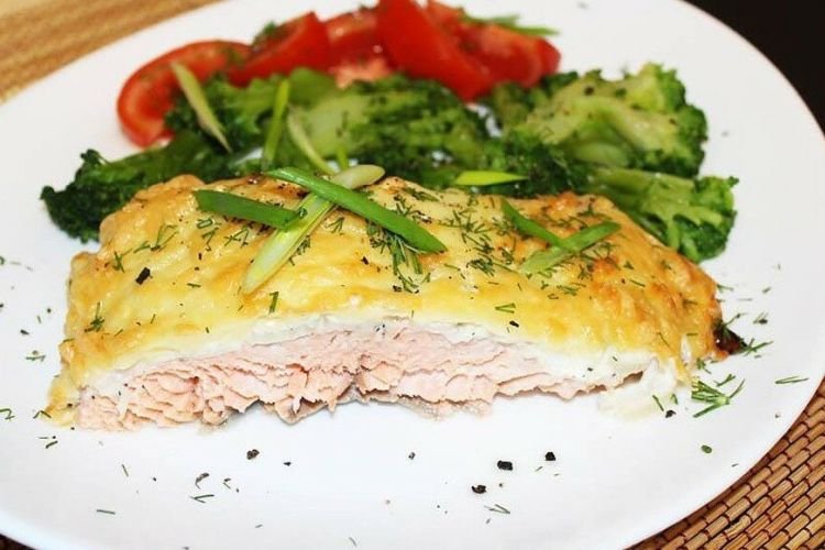 Семга под сыром в духовке