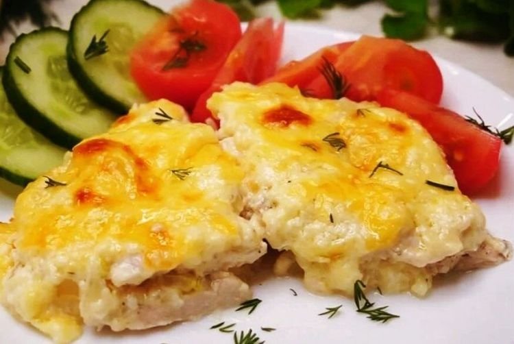 Куриное филе с майонезом и сыром в духовке