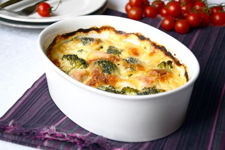 Гречка, запеченная с брокколи и курицей