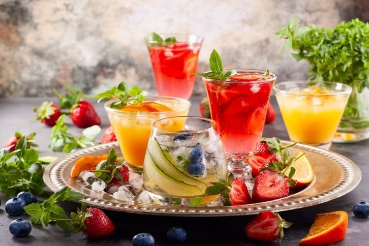 30 рецептов безалкогольных коктейлей, которые легко приготовить дома