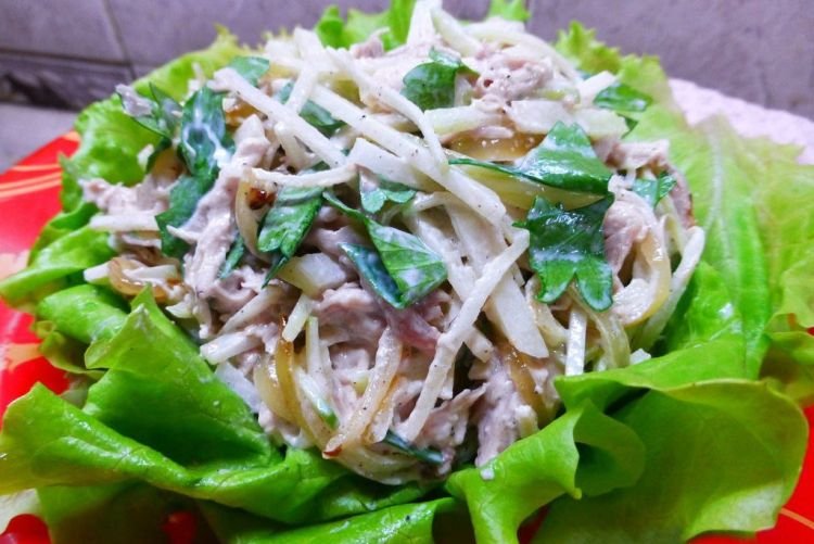 Салат «Ташкент» с черной редькой и говядиной