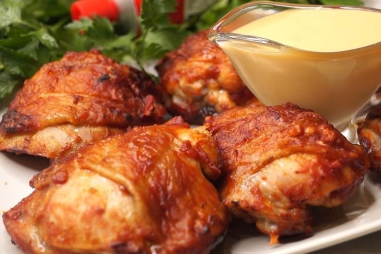 Куриные бедрышки, запеченные в остром соусе