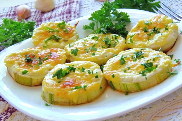 Кабачки в сметане