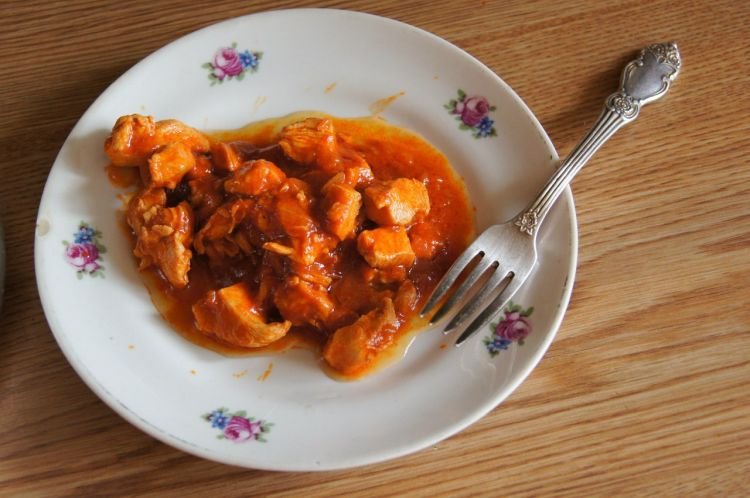 Куриная грудка в томатном соусе